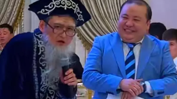 Тойға ақсақал болып киініп барған Төреғали Төреәлі жұрттың көңілін көтерді