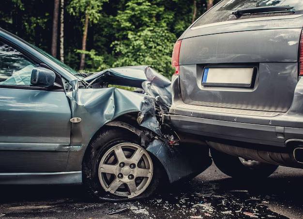 “Қаза тапқандар бар”: Семейде жантүршігерлік жол апаты болды