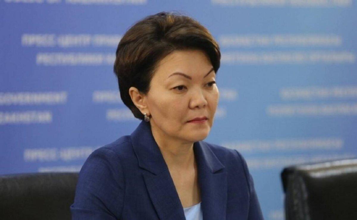 Еңбек министрі Светлана Жақыпова қара жамылды