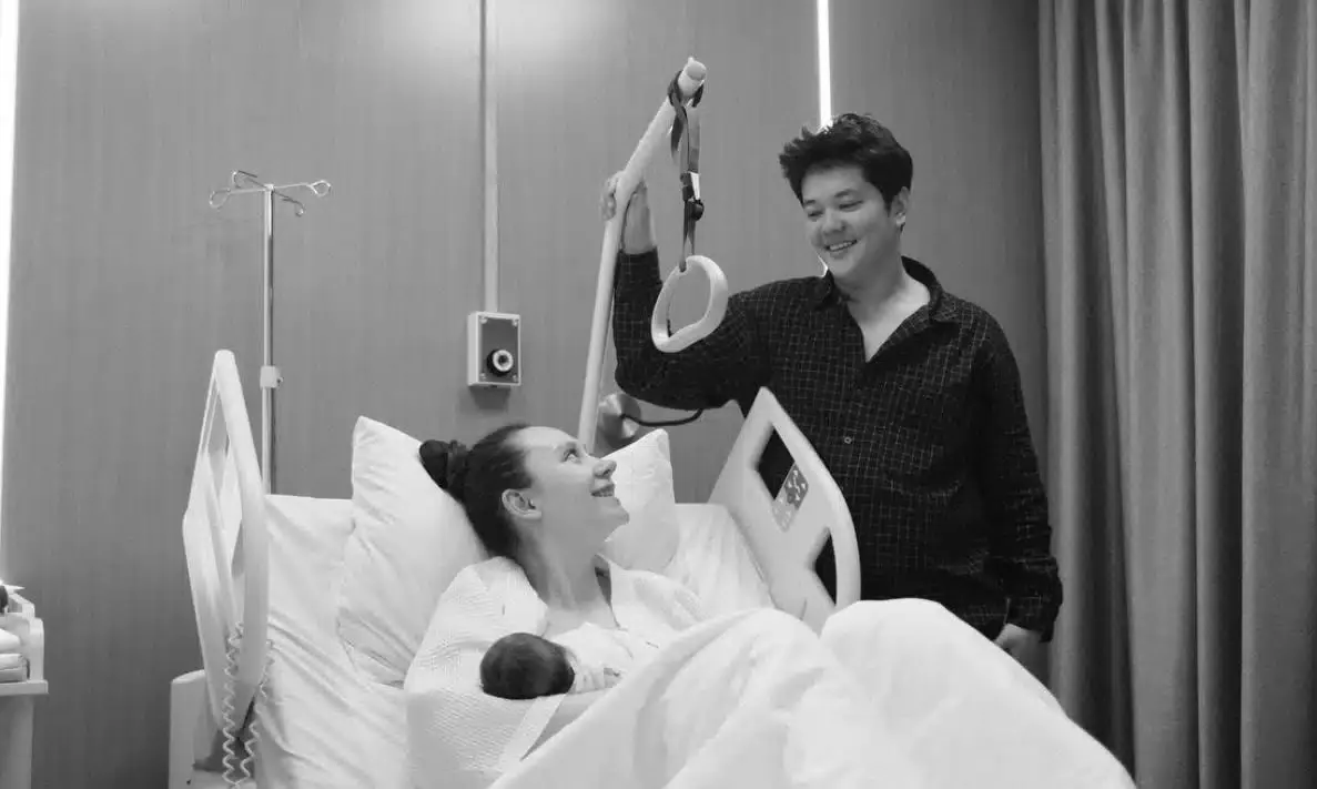 Ninety One тобының әншісі әке атанды