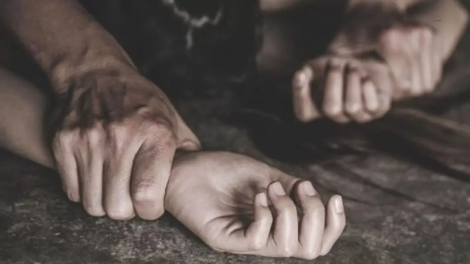 «Жатырын да жыртып жіберген»: Шымкентте қызды өз үйінде зорлап кеткен