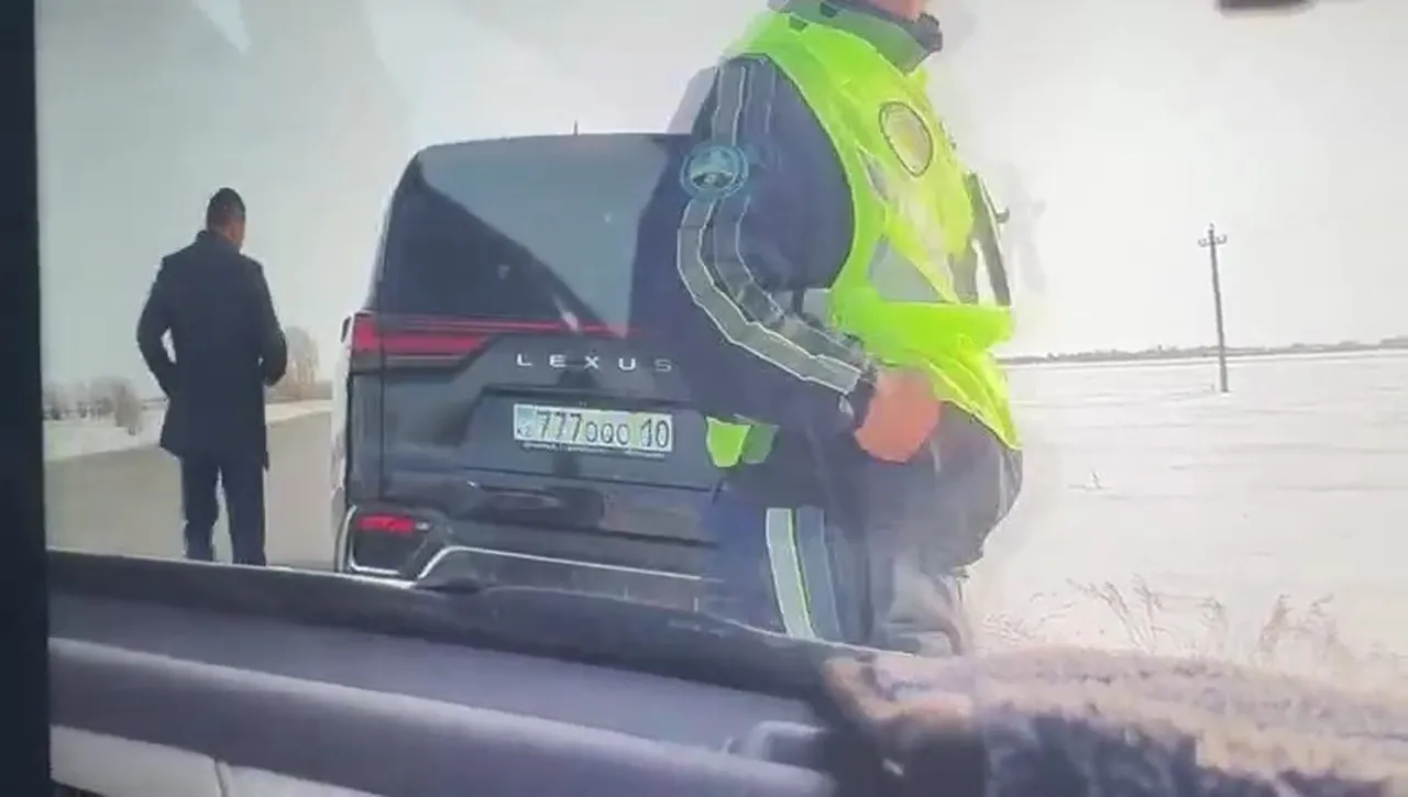 Желіні шулатқан «Lexus-тегі полицей» сотта толық ақталып, қызметіне қайта оралды
