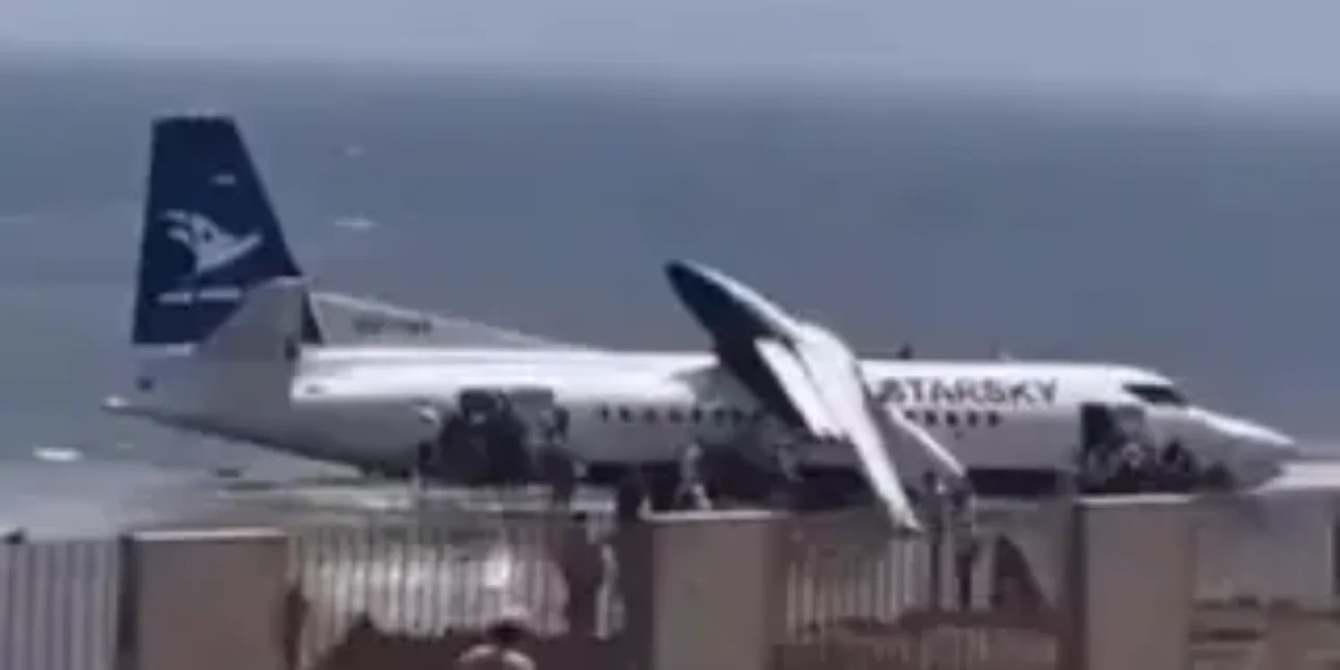 Жолаушылар ұшағы көкке көтерілгеннен кейін апатқа ұшырады