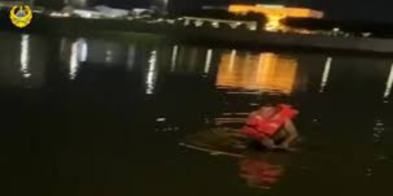 Полиция көпірден секірген ер адамды құтқару сәтінің видеосын жариялады