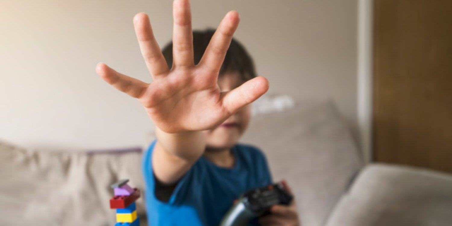 «Күйеуіне ерегесіп ұрған»: Таразда баласын ұрып-соққан әйел ұсталды (ВИДЕО)