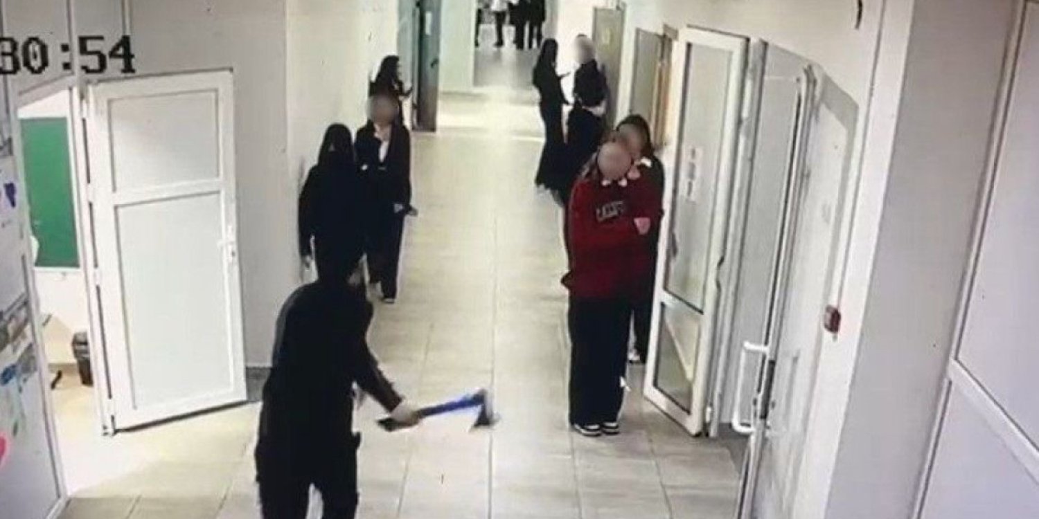 Құлсарыдағы мектеп директоры оқушының балтамен шабуылынан кейін қызметінен кетті