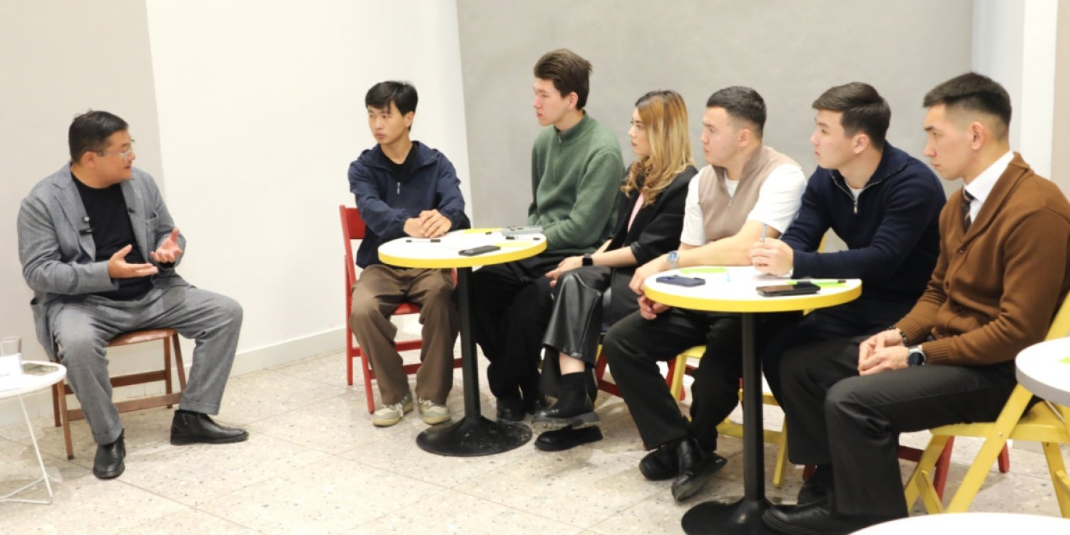 Алматылық жастар жаңа Конституция жобасын қолдады