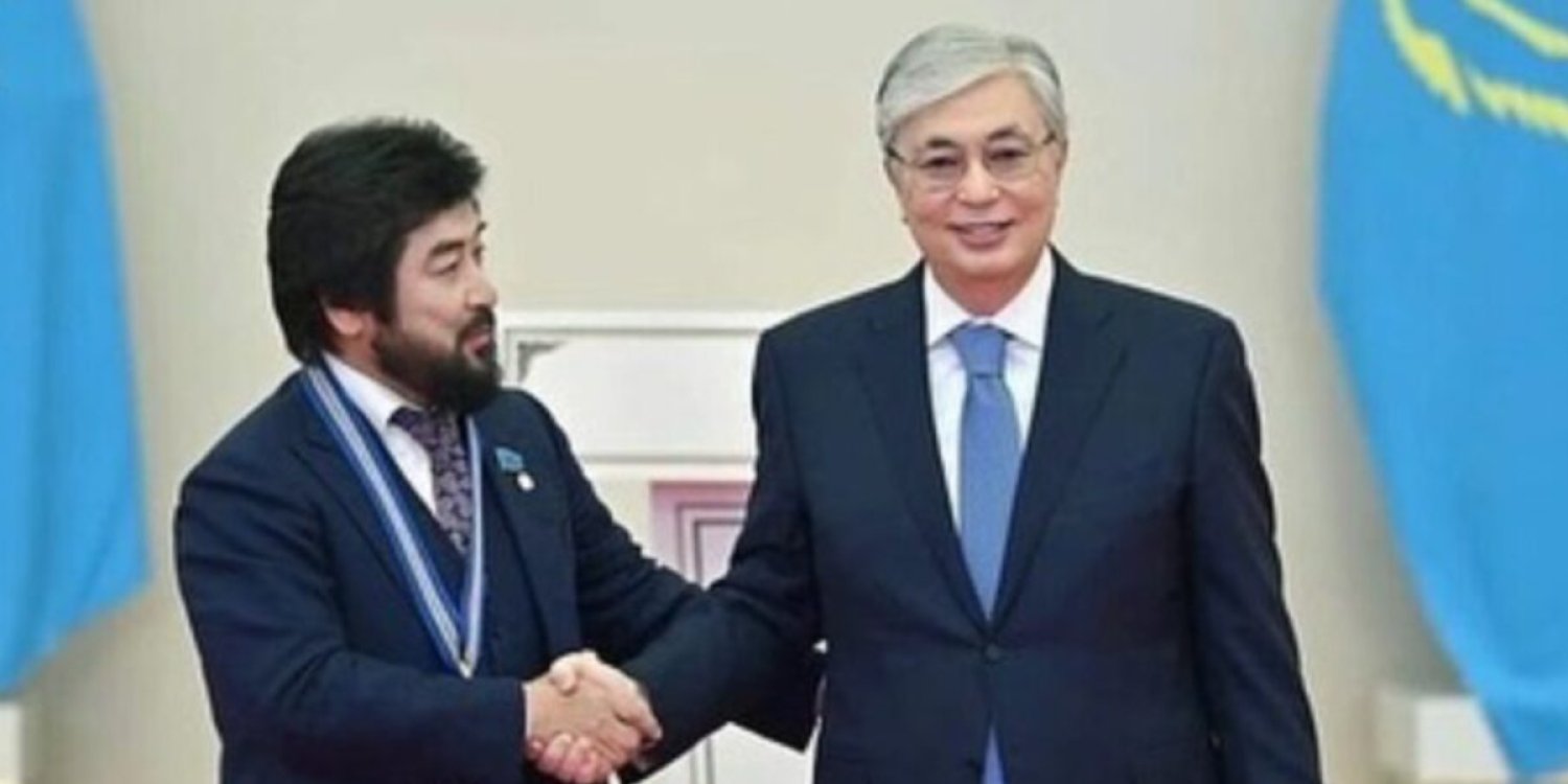 Бекболат Тілеухан ағылшын тілінде Президент туралы мақала жазды