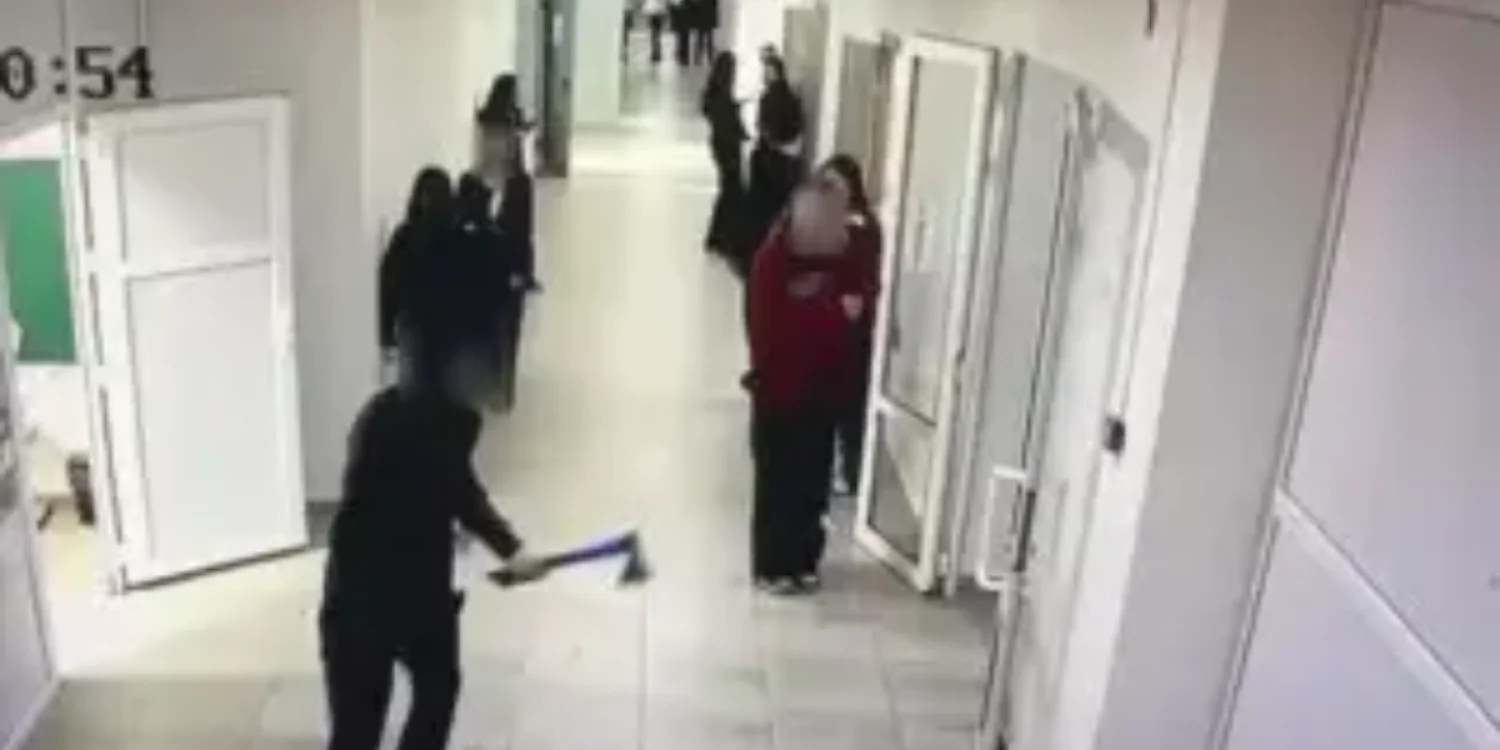 Мектепте балта ұстап жүгірген оқушы: ІІМ оқиғаға қатысты мәлімет берді