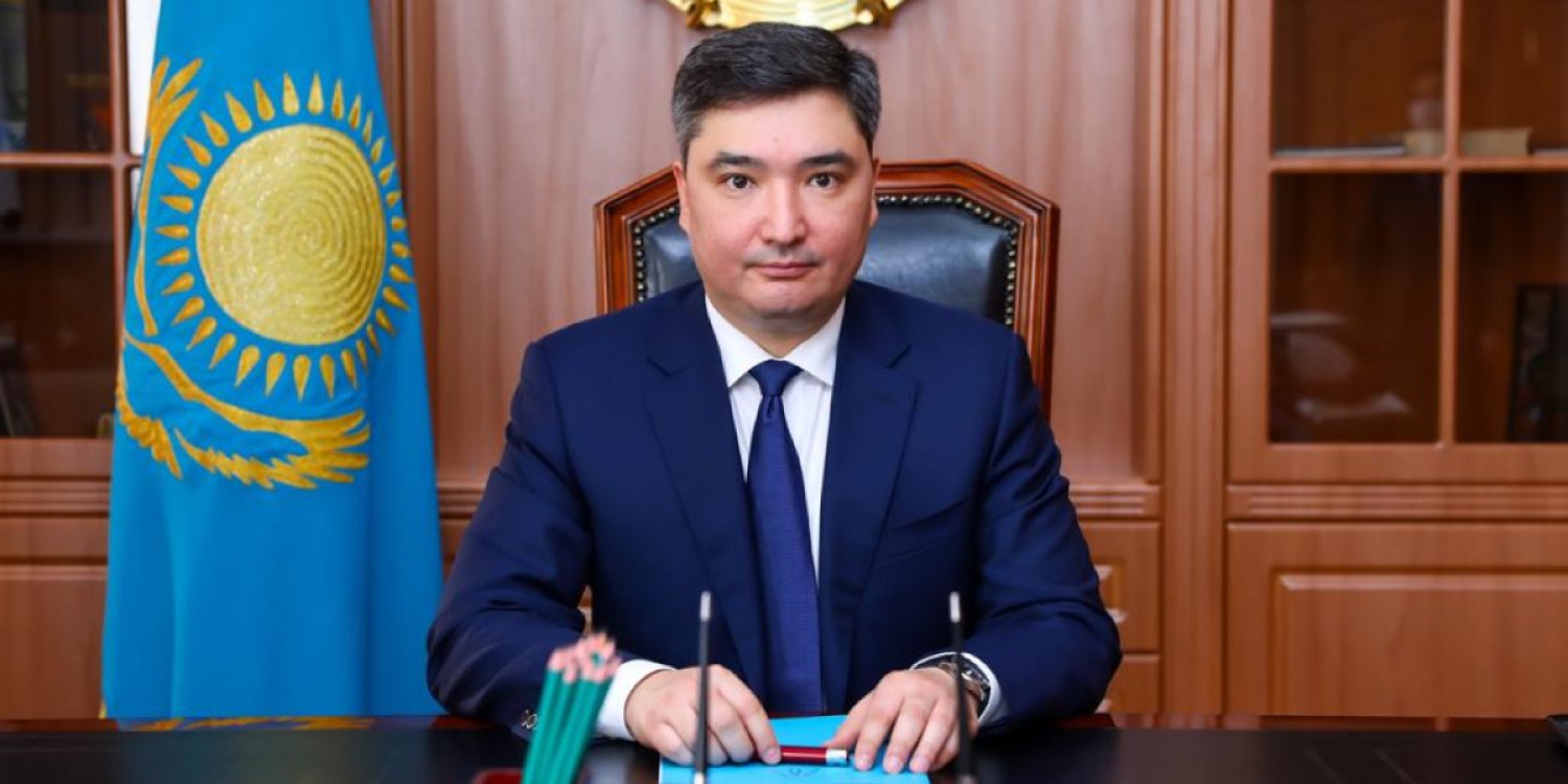 Олжас Бектенов қазақстандықтарды жаңа Конституцияның қабылдануымен құттықтады