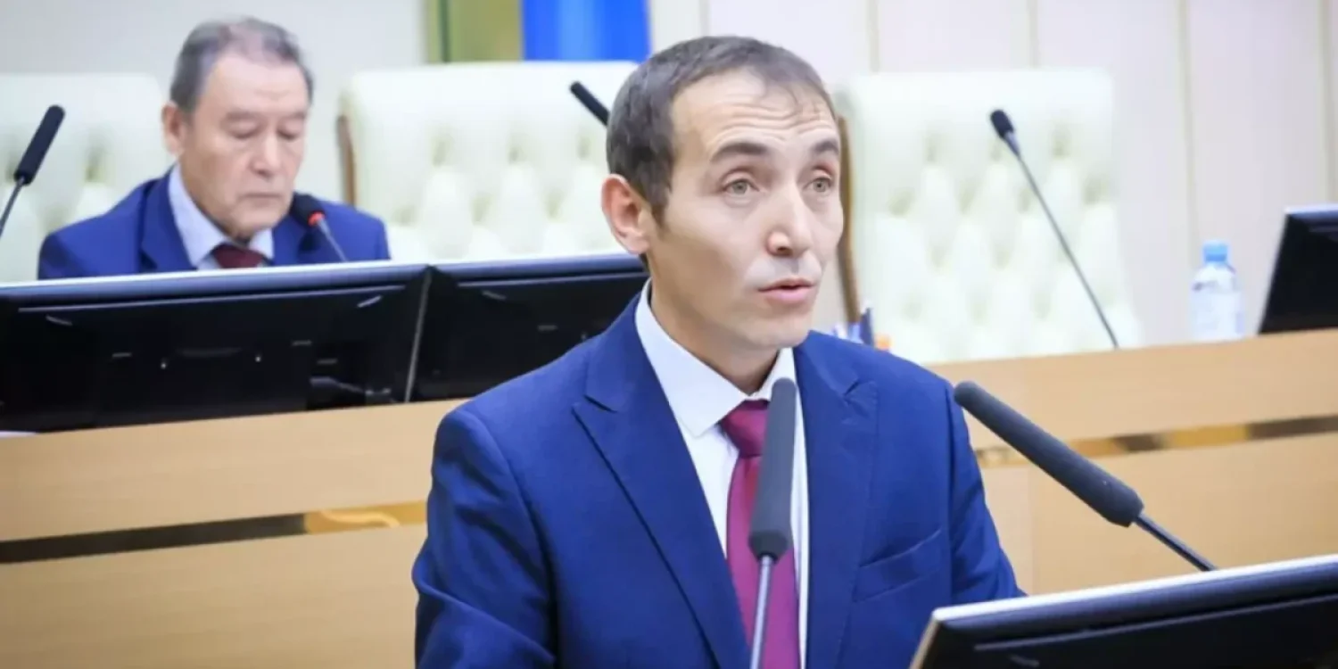 Қазақстанның тәуелсіздігін мақтаған ресейлік депутат өз елінде «шетел агенті» атанып, мандатынан айырылды