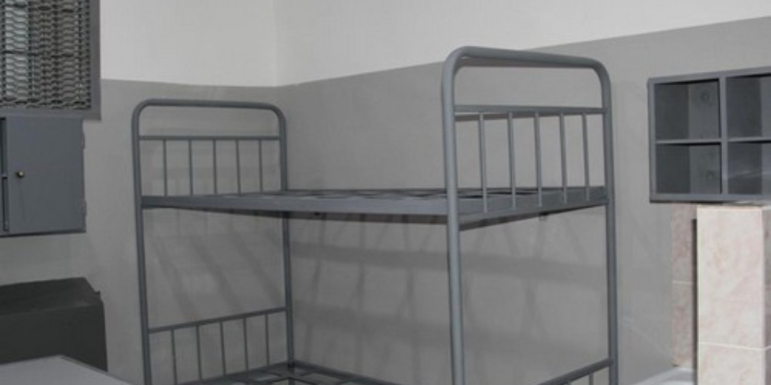 Атырауда ұлының арызынан кейін қамауда отырған ер адам өзіне қол салды