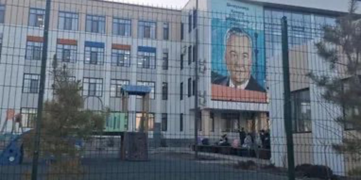 Атырауда 9 сынып оқушысы 8 сынып оқушысына үшкір затпен шабуыл жасады (ВИДЕО)