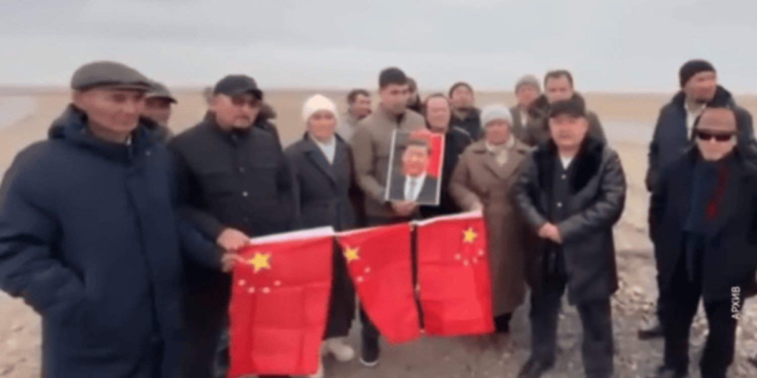 Қытай туын өртеген 19 белсендіге сот үкімі шықты