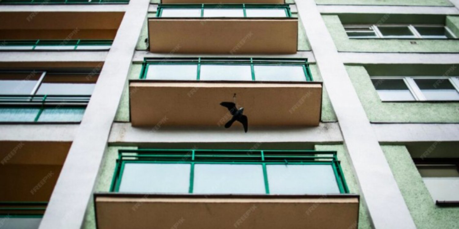 Таразда ер адам балконнан құлап қаза тапты