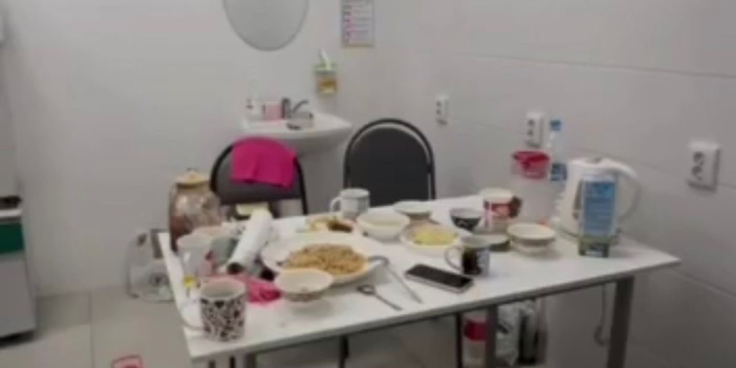 Сәтпаевта аурухана қызметкерлері жұмыс орнында ішімдік ішкен (ВИДЕО)