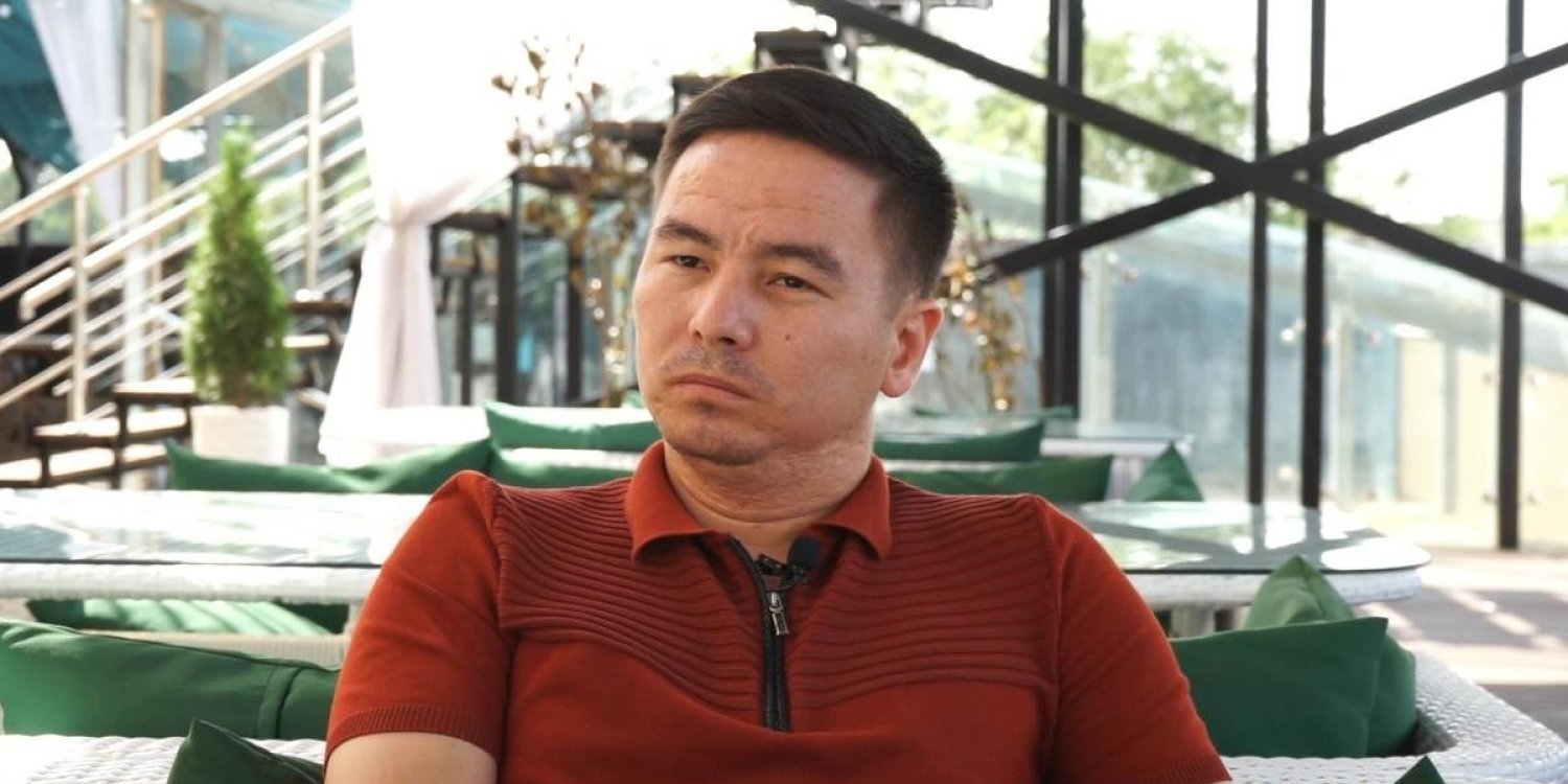 «Лыпылдап депутат болуға ұмтылмаңыздар»: журналист әнші, блогерлерге үндеу жасады