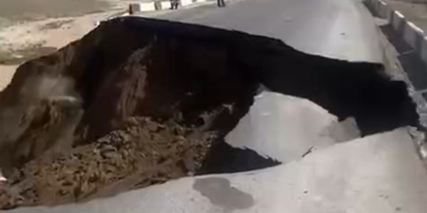 Алматы облысында республикалық жол опырылып түсті