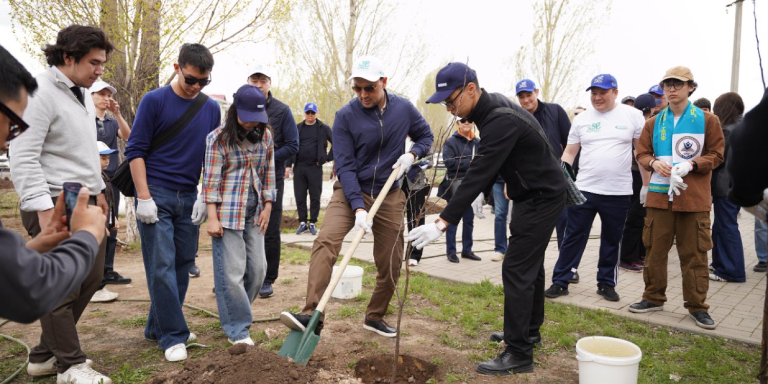 Тонны мусора и сотни новых деревьев: Работники «Казахмыса» вышли на масштабные субботники