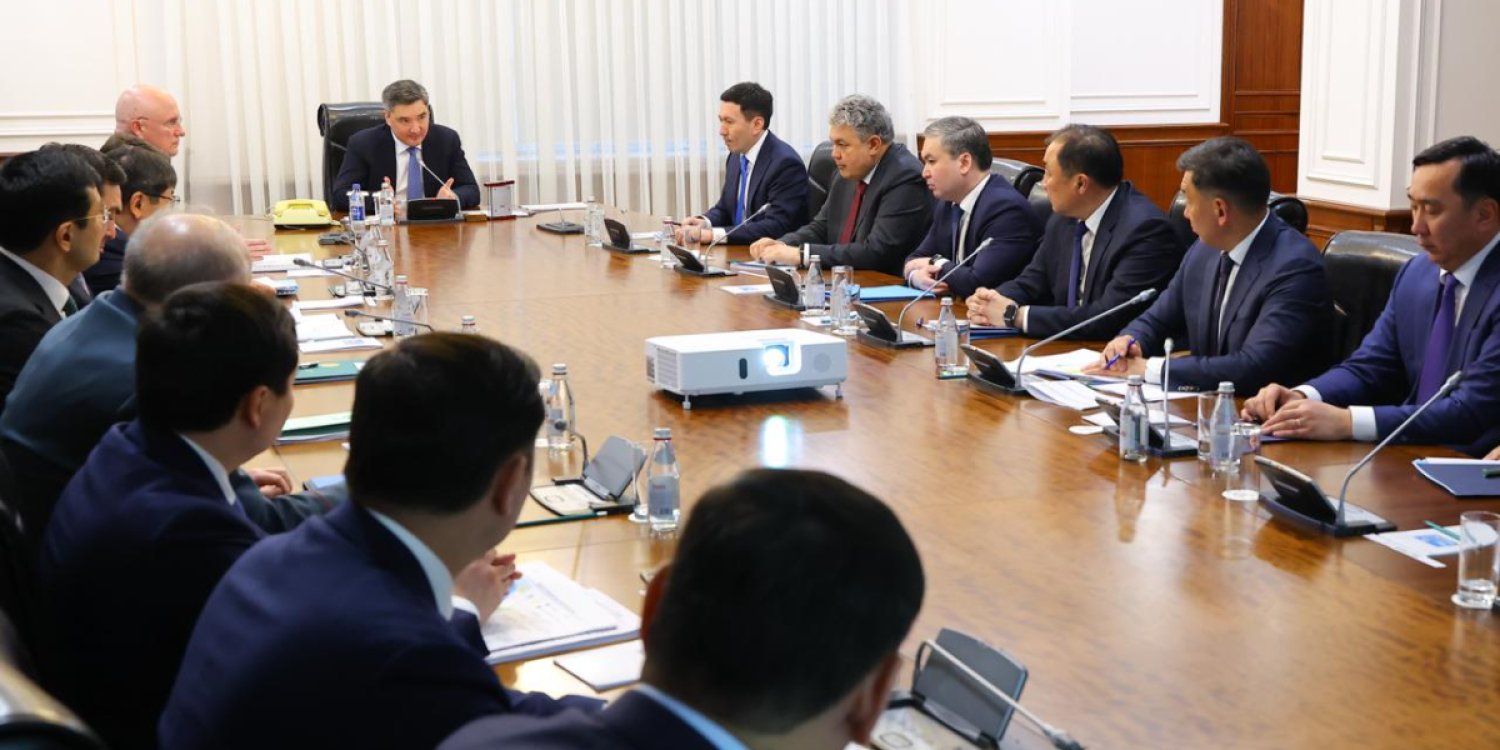 Бектенов раскритиковал темпы модернизации транспорта