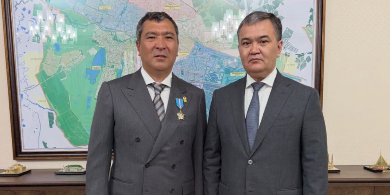 "Орденге лайықпын ба, білмеймін": Динара Сәтжанның кәсіпкер күйеуіне мәртебелі атақ берілді