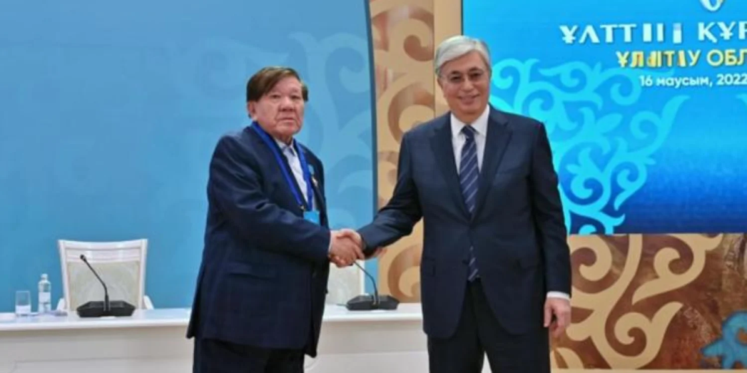 Мұхтар Шахановтың жары Тоқаевқа ақынның соңғы аманатын жеткізді