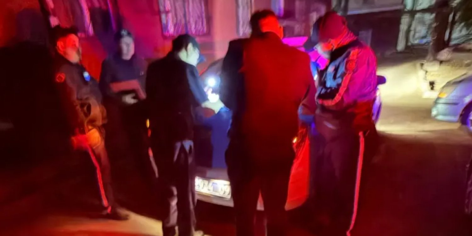 Қарағандыда пышақ ұстаған жасөспірім оқушыға шабуыл жасамақ болған