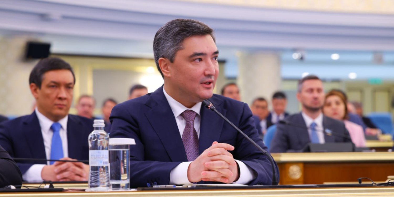 Снизить инфляцию и поднять зарплаты: Бектенов рассказал о планах правительства