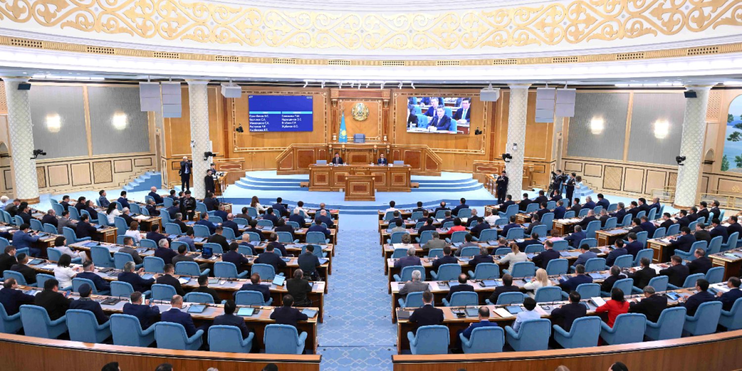Парламент 2025 жылдың бюджетін бекітті – Бір фракция Үкімет есебіне қарсы шықты