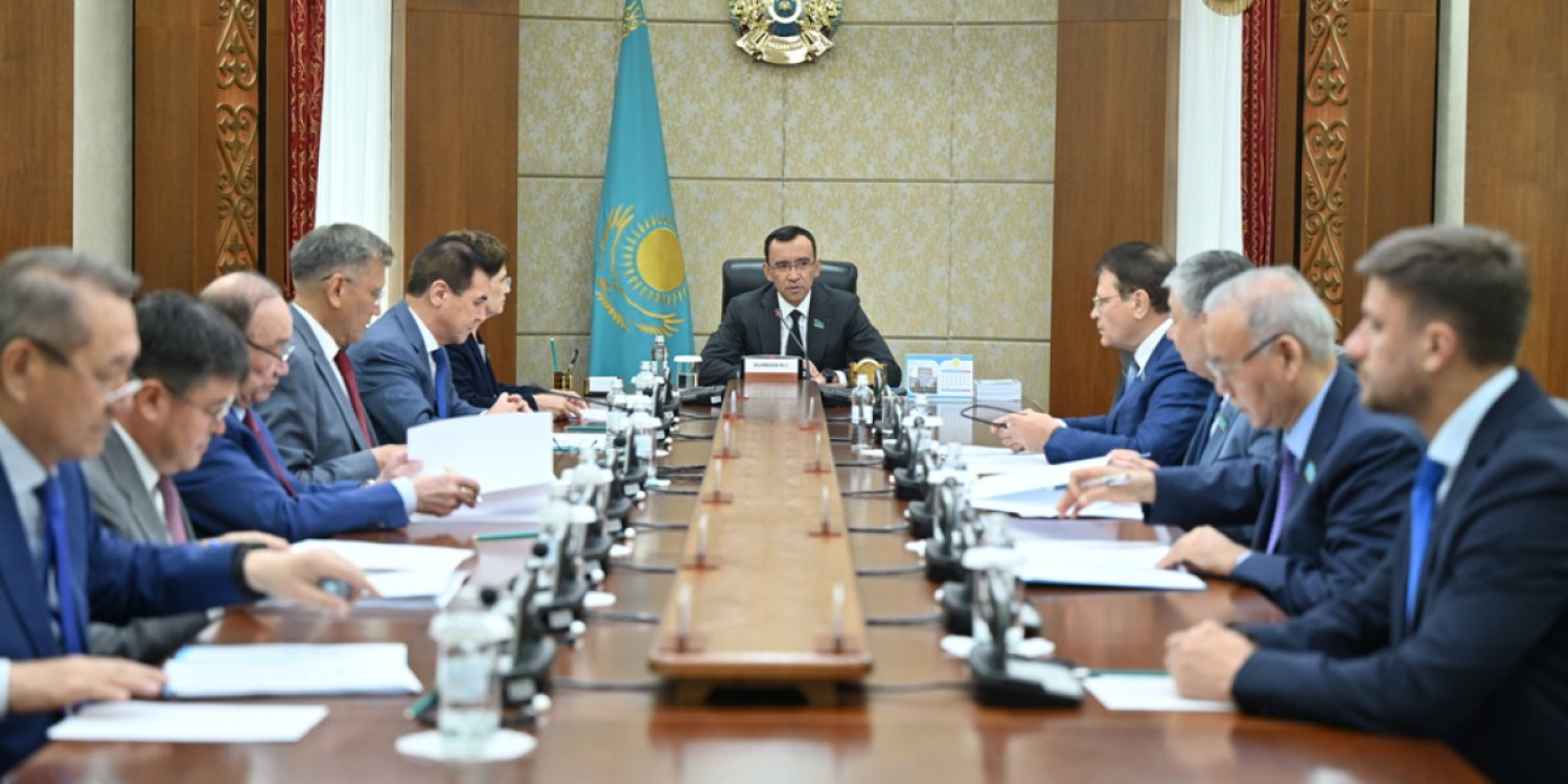 Сенатта жаңа рақымшылық заңы мен әскерилерге үш есе жалақы төлеу мәселесі қаралмақ