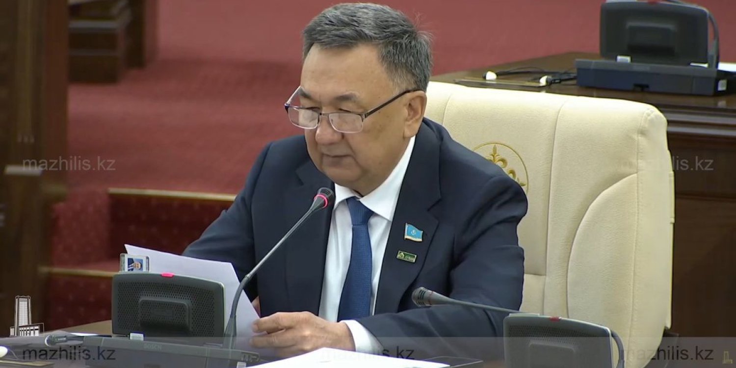 Депутат Семей полигонынан зардап шеккендерді тұрақты түрде медтексеруден өткізуді ұсынды