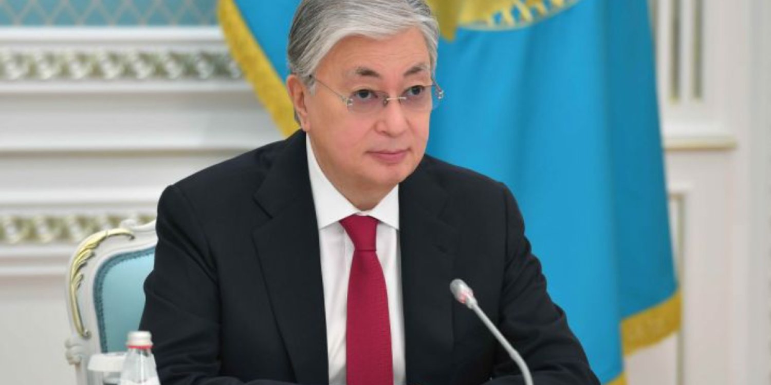 Токаев вручил награды журналистам и объявил о квартирах для работников СМИ