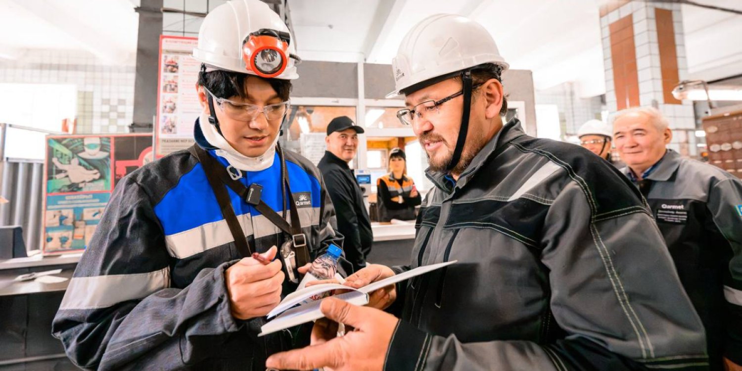 Димаш Құдайберген Қарағандыдағы концерттен кейін 700 метр тереңдіктегі шахтаға түсті