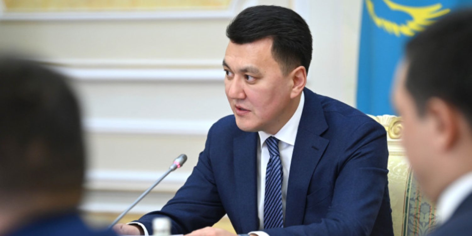 Ерлан Қарин Маңғыстауда қаза тапқан әскери қызметшілердің отбасыларына көңіл айтты