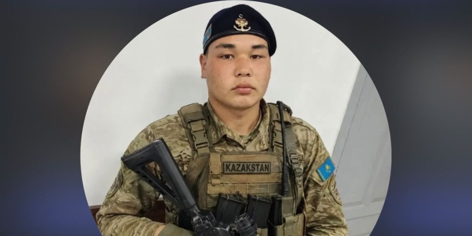 Каспийде аман қалған үш сарбаздың бірі жағаға өз күшімен жеткен