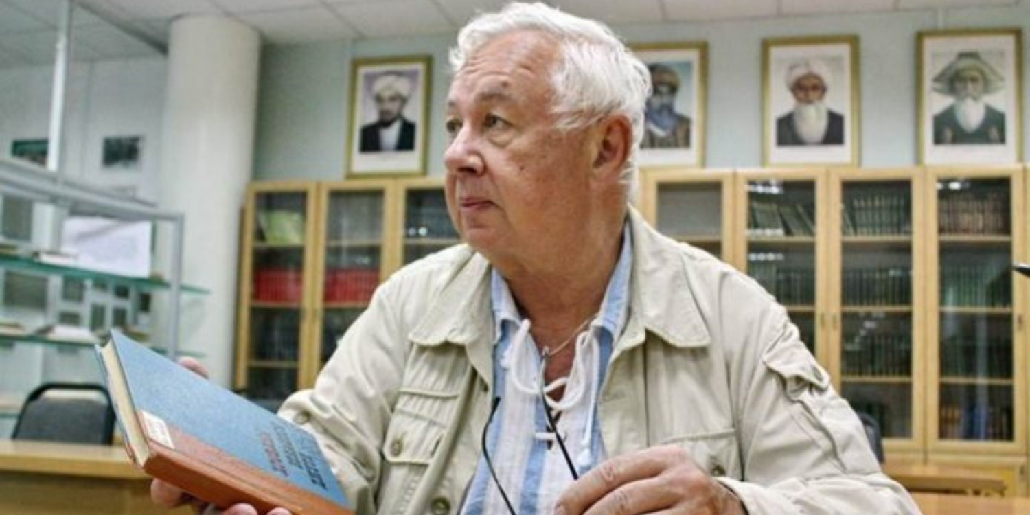 Тоқаев жазушы Валерий Михайловқа жоғары мемлекеттік марапат берді