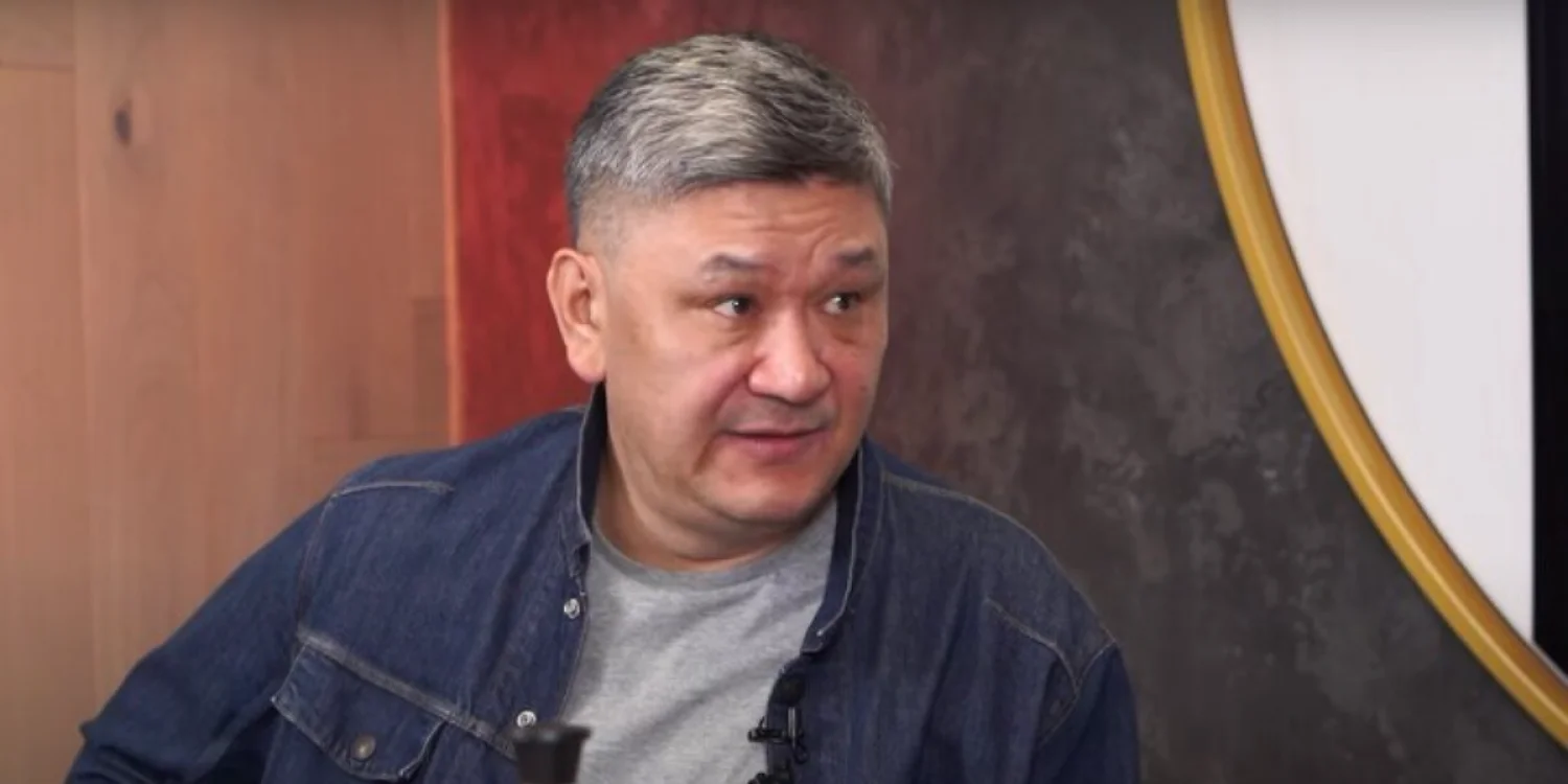 Журналист Арман Шораев әлеуметтік желіде бейәдеп сөз қолданғаны үшін 20 тәулікке қамауға алынды
