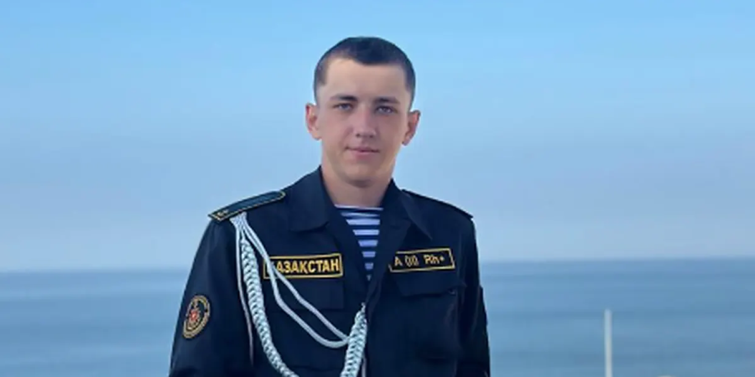 «Никита өзін өзі құтқарды»: Каспийдегі қайғылы оқиғадан аман қалған сарбаздың отбасы үндеу жасады