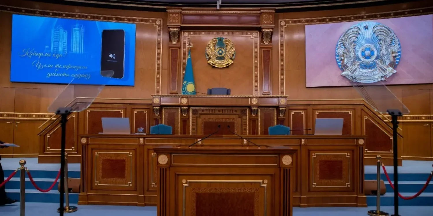 Депутаттар абай болсын: Құрылтайда мінберден енді нені айтуға болмайды?