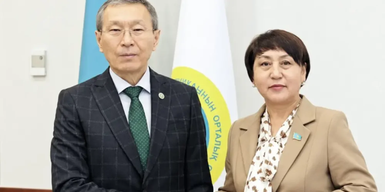 Гульнар Тойлыбаева получила мандат депутата Курултая
