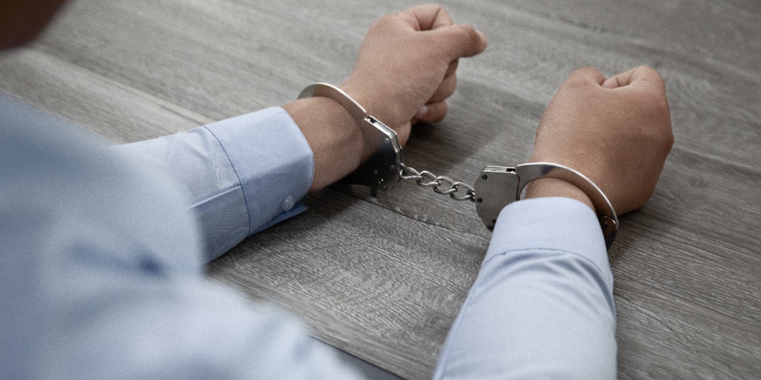Маңғыстауда ұсталған екі шенеунік қамауға алынды