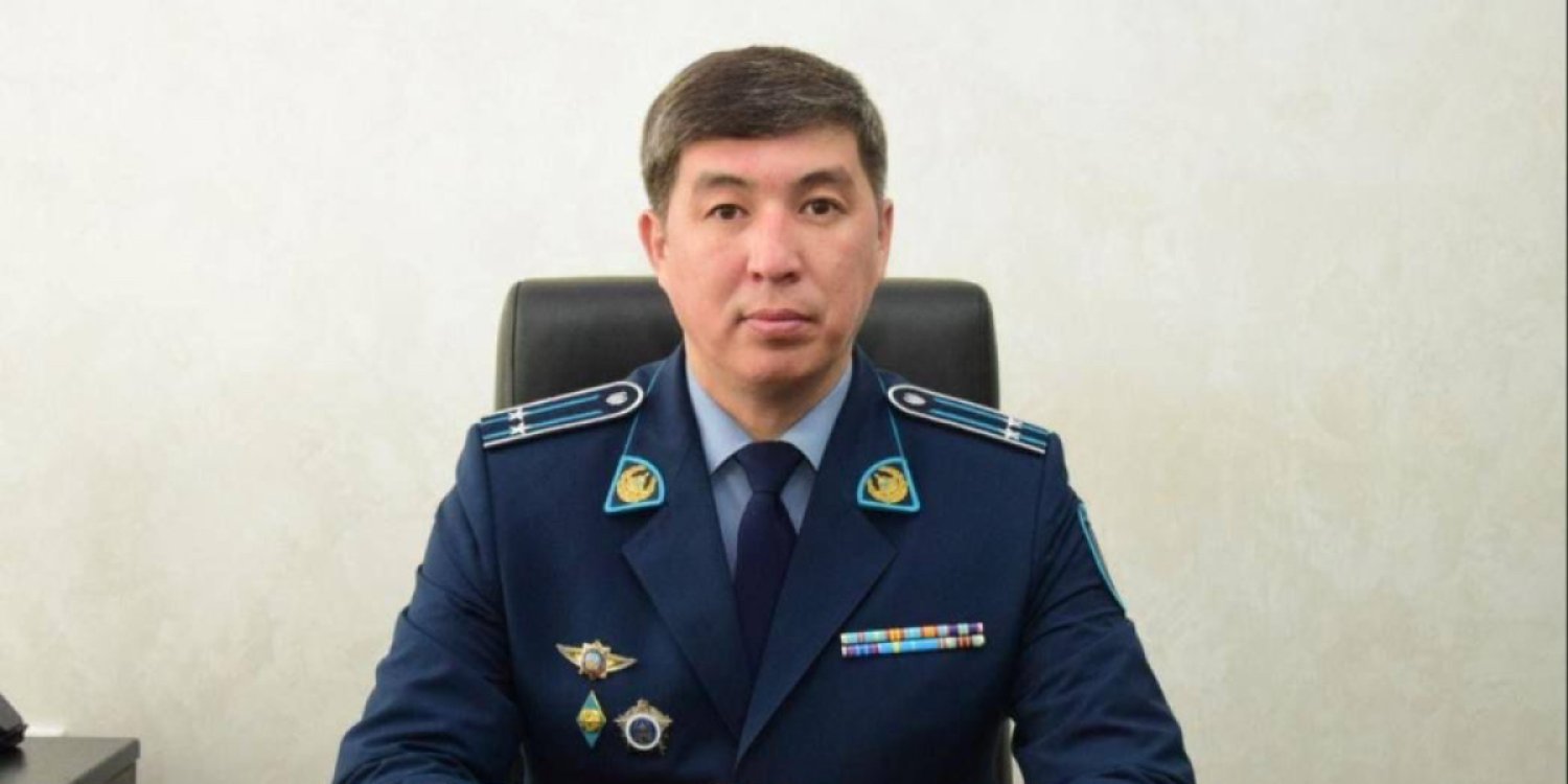 «Денсаулығы сыр берді»: Атырауда бұрынғы полиция басшысын үйқамаққа шығаруды сұрады