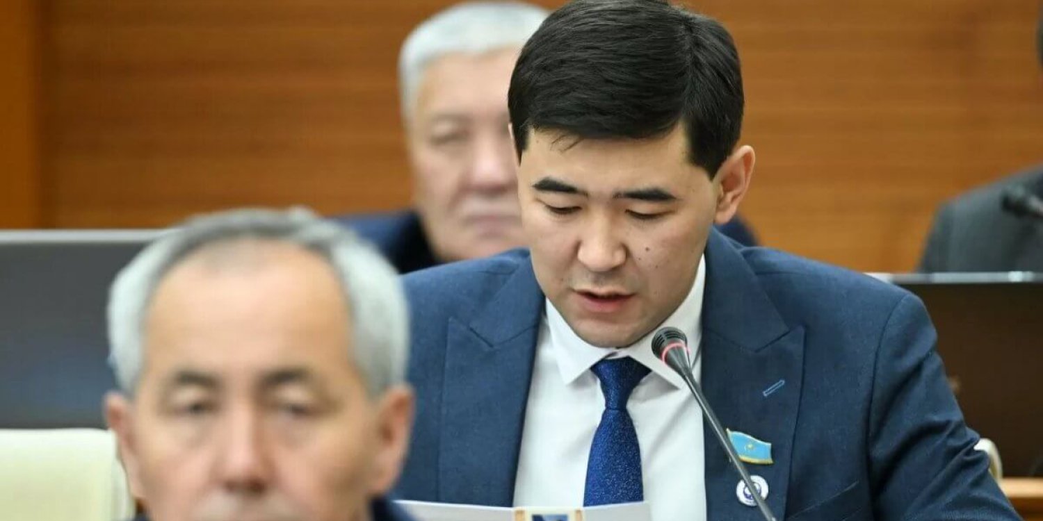 Қызметтік пәтерде тұратын Құрылтай депутаты коммуналдық төлемге қанша жұмсайды?