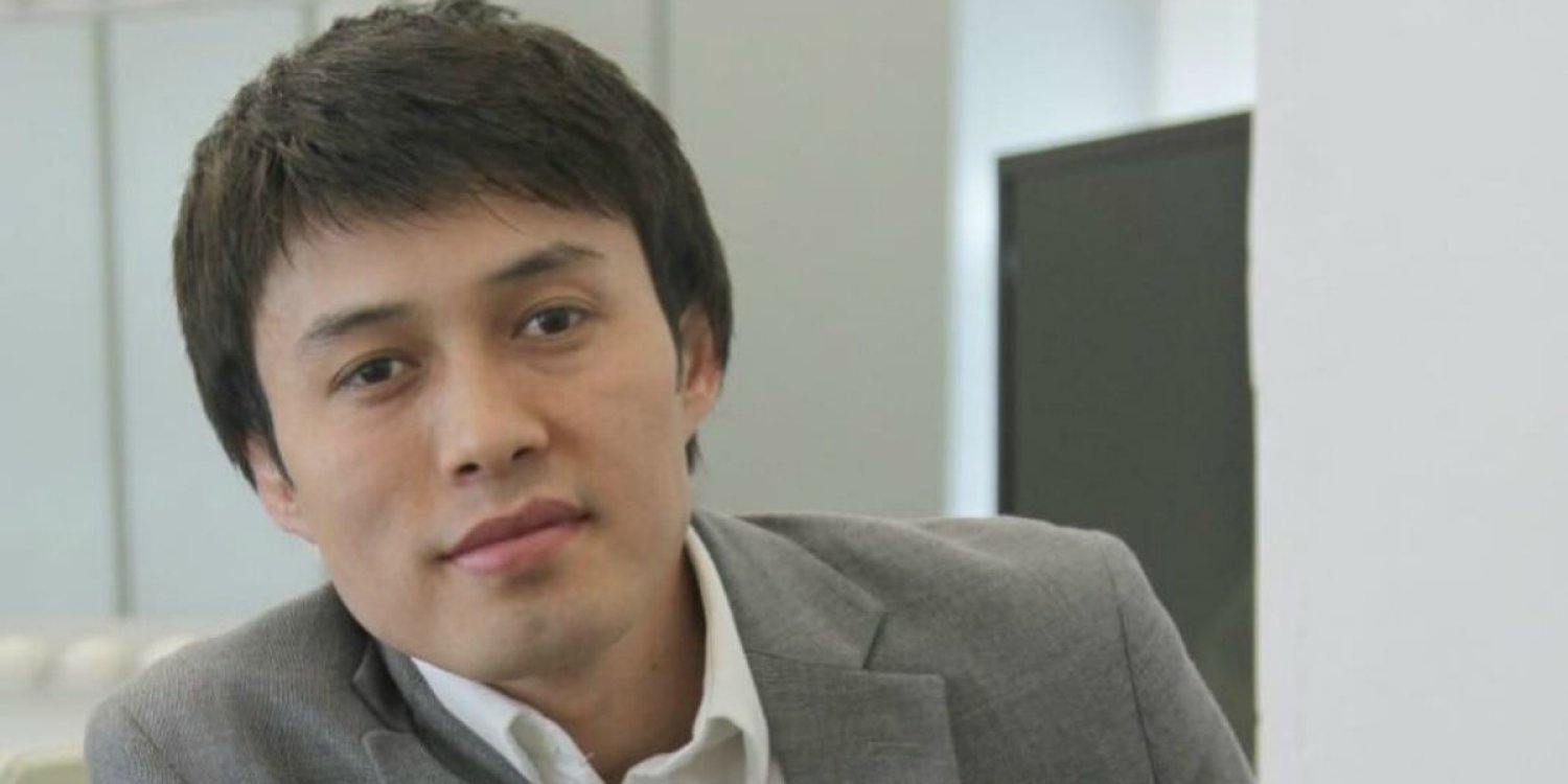 «Күліп жүргеннің бәрі бақытты емес»: Ердос Қанаев жан сырын ақтарды
