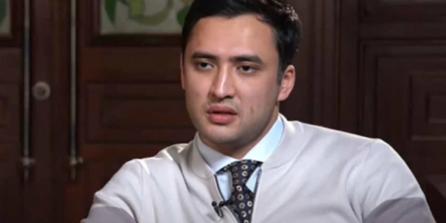 «Сендердің кездегі тәрбие қазір өтпейді»: Тәуекел Мүсілім анасы мен отбасы арасындағы қарым-қатынас туралы айтты
