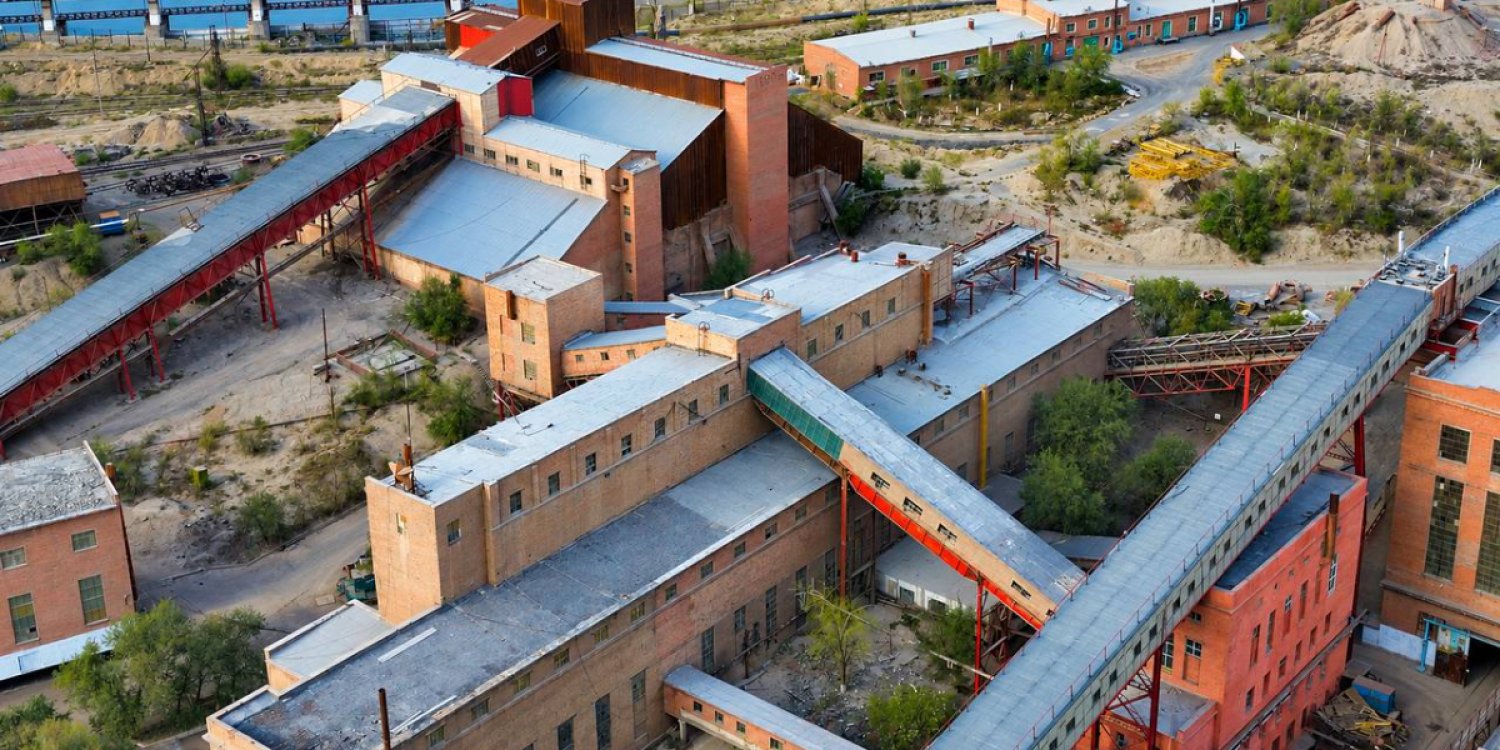 «Қазақмыс» Жезқазғандағы фабриканың тұрмыстық ғимараттарын жаңартып жатыр
