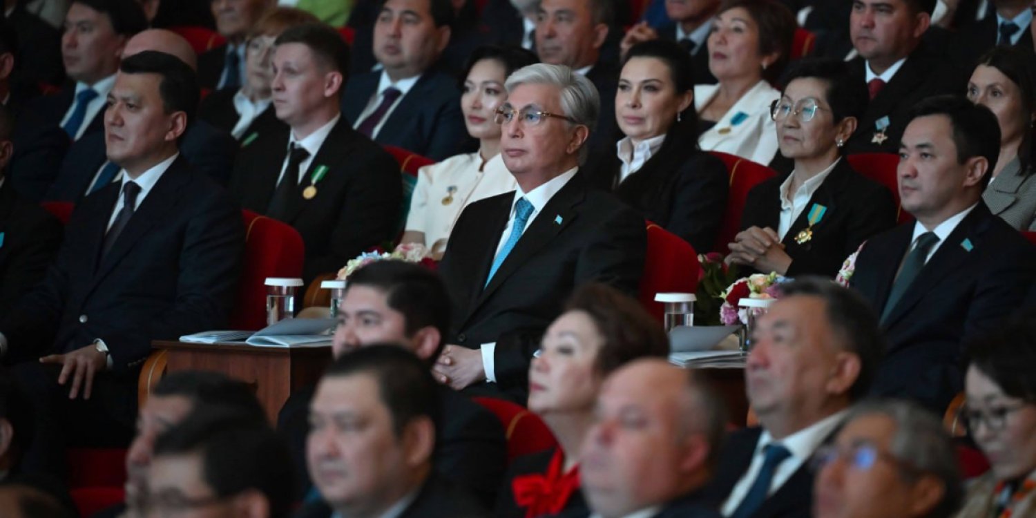 Тоқаев Республика күніне арналған мерекелік концертке қатысты